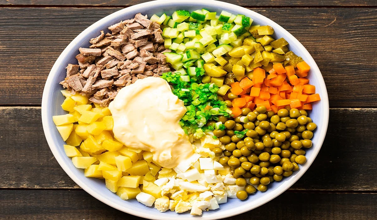 کیک الویه با محصولات نامی نو