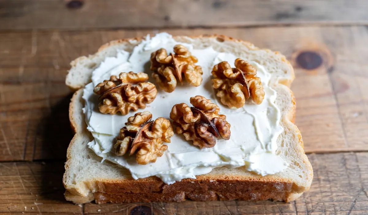 خواص پنیر و گردو