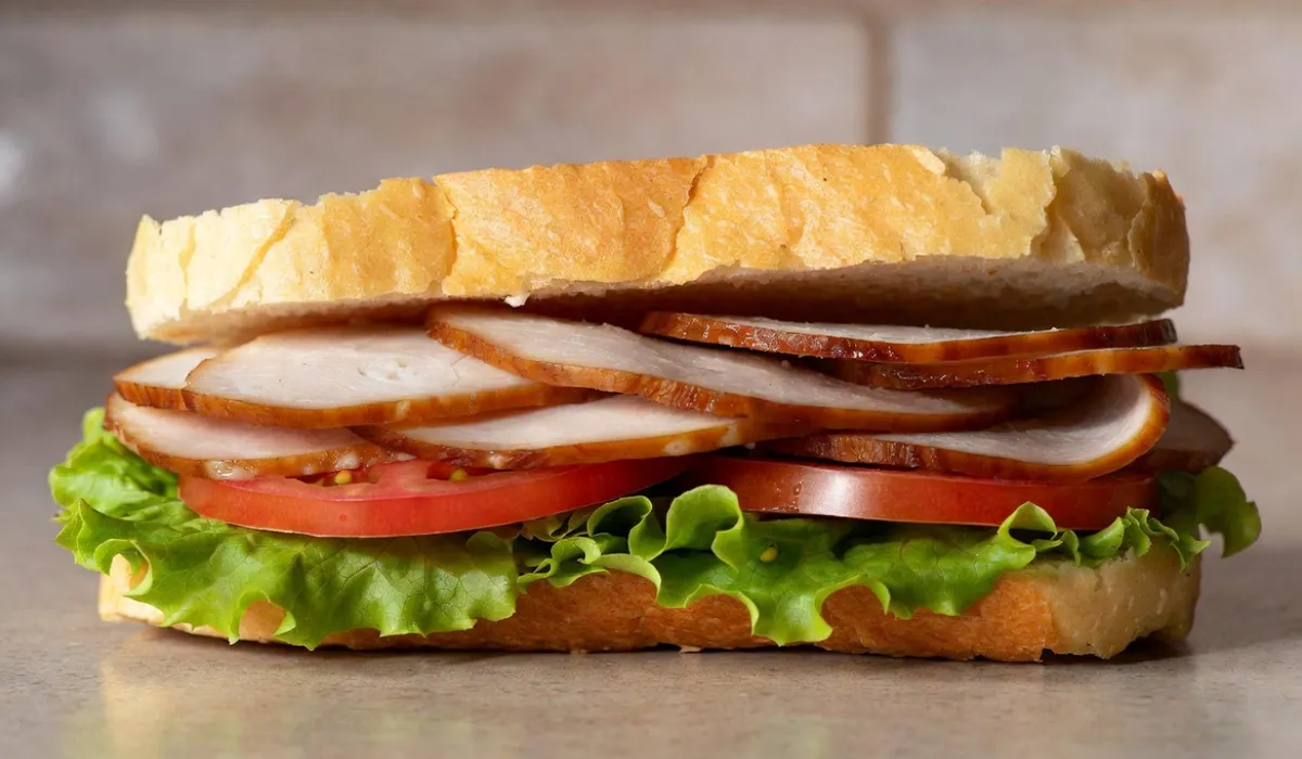 نحوه مصرف کالباس مرغ و قارچ